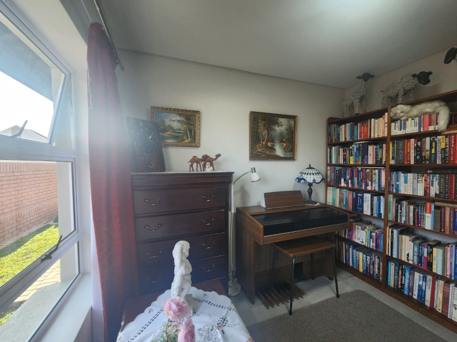 3 Bedroom Property for Sale in Dormehls Drift Western Cape